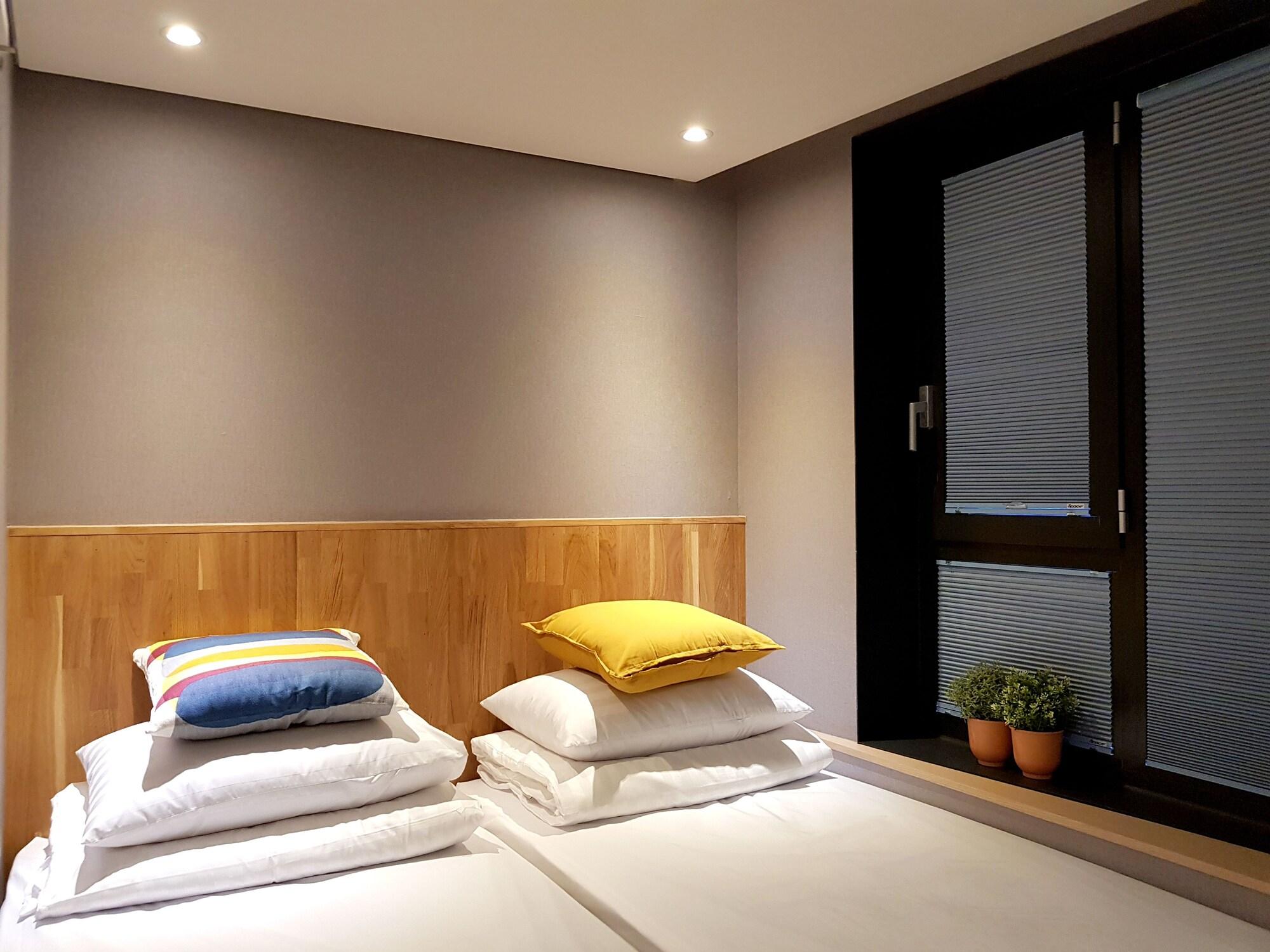 Hostel Cleo Seoul Hongdae Exteriör bild