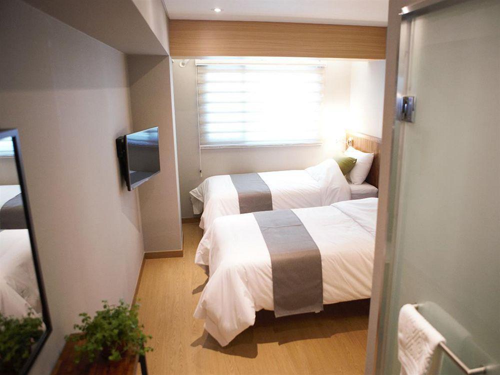 Hostel Cleo Seoul Hongdae Exteriör bild