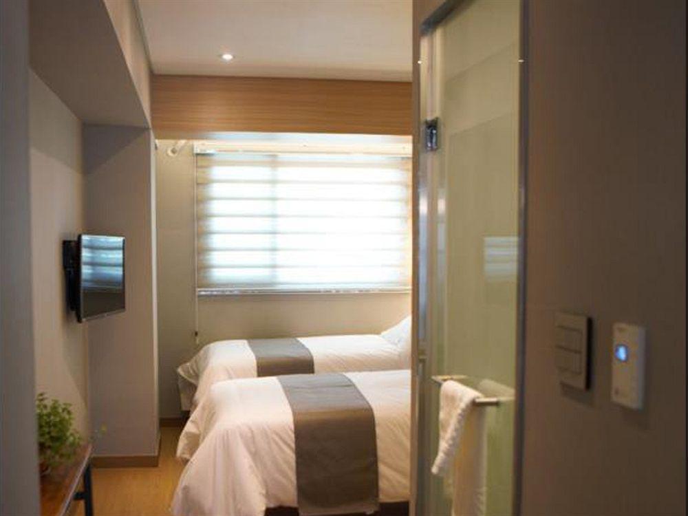 Hostel Cleo Seoul Hongdae Exteriör bild