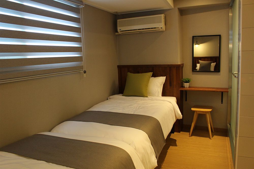 Hostel Cleo Seoul Hongdae Exteriör bild